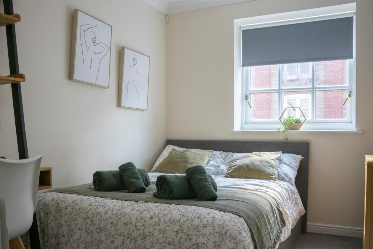 Lovely 3-Bedroom Apartment In Colchester Exterior photo